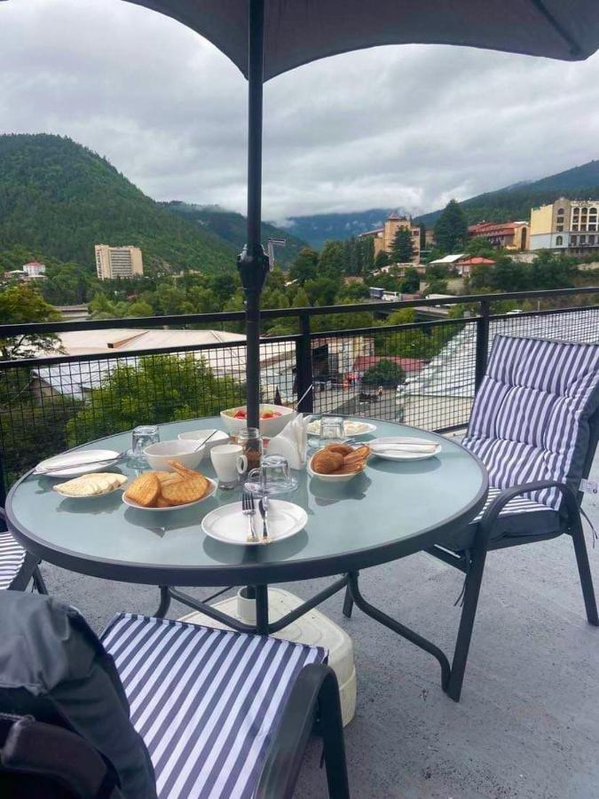 Borjomi Central Hotel Екстериор снимка
