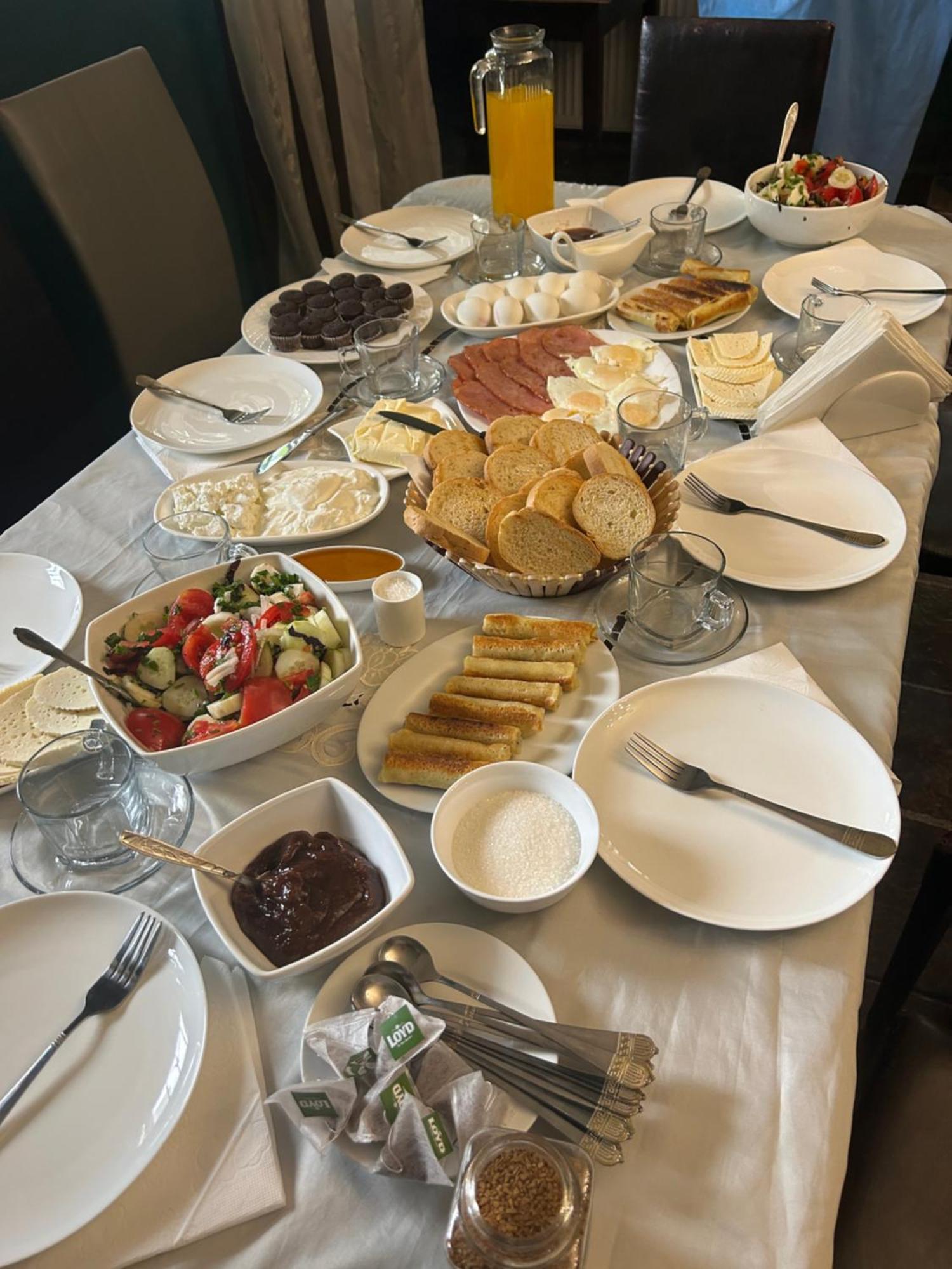 Borjomi Central Hotel Екстериор снимка